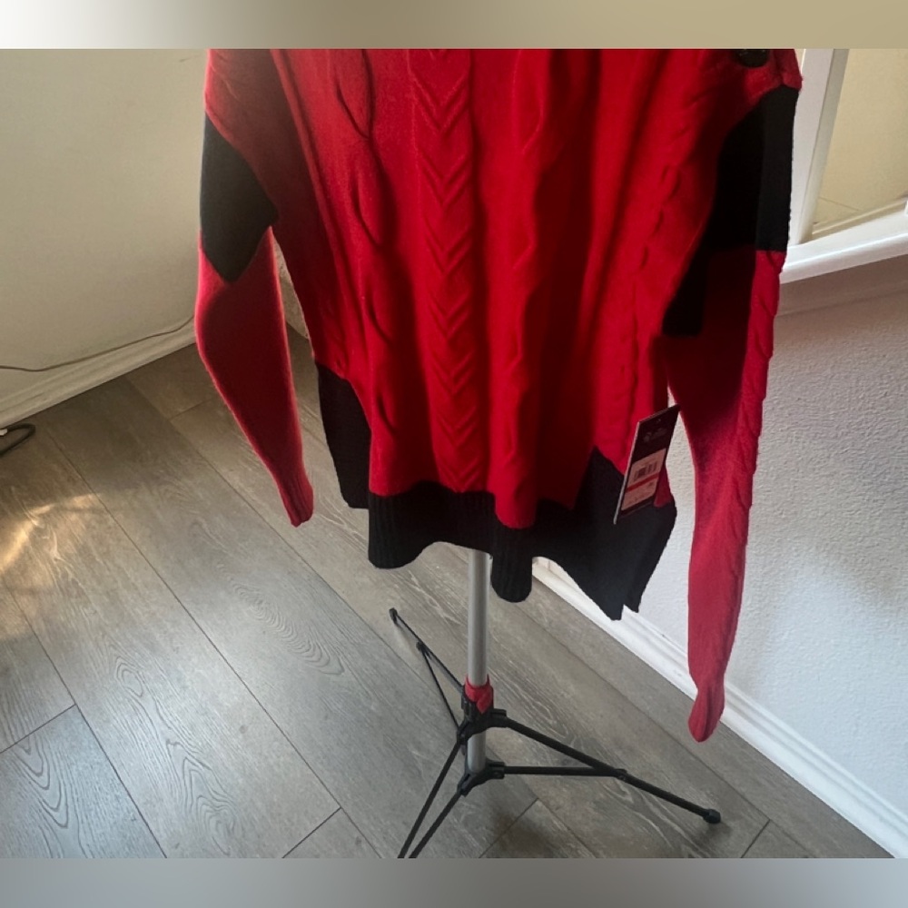 Karl Lagerfeld Paris sweater